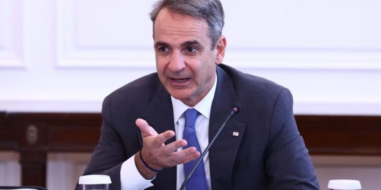 Συνάντηση Μητσοτάκη με πρυτάνεις για την ασφάλεια στα πανεπιστήμια – «Τέλος στην ανομία»
