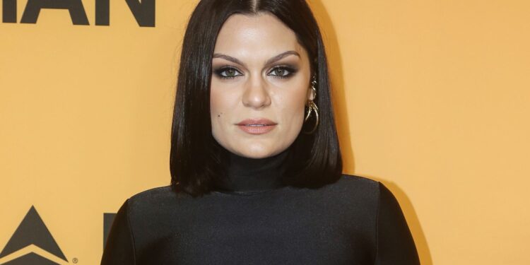 Jessie J: Η τραγουδίστρια διαγνώστηκε με καρκίνο του μαστού