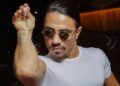 Τον έβγαλαν με σπρωξιές: Ο Salt Bae «έφαγε» επική πόρτα στον τελικό του Τσάμπιονς Λιγκ