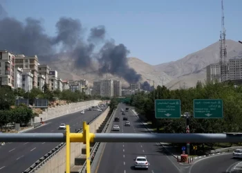 «Πώς μπορούν 10 εκατομμύρια άνθρωποι να εκκενώσουν την Τεχεράνη;» μετά τις απειλές Τραμπ και Νετανιάχου