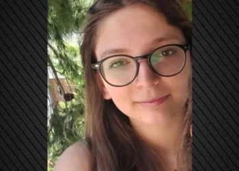 Εξαφάνιση 16χρονης στα Πετράλωνα – «Έφυγε για μια βόλτα με την παρέα της και δεν ξαναγύρισε»