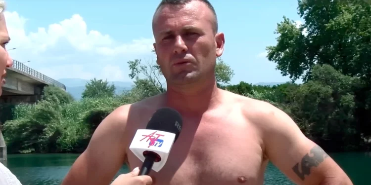 Θα τα κάνω τατουάζ για να είναι στην καρδιά μου, δεν βούτηξα για την υπηκοότητα, λέει ο άνδρας που ανέσυρε τα παιδιά από τον Άραχθο