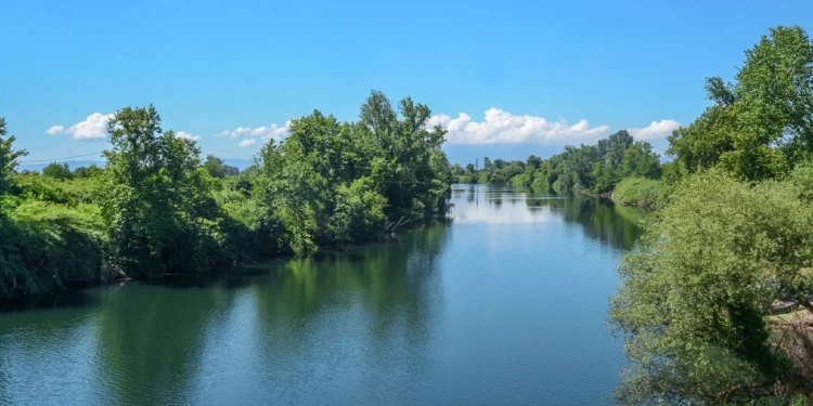 Δύο παιδιά ανασύρθηκαν χωρίς τις αισθήσεις τους από τον ποταμό Άραχθο στην Άρτα