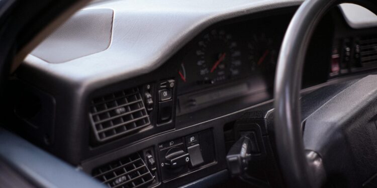 Πάτρα: 31χρονος έβαλε GPS στο αυτοκίνητο 25χρονης για να την παρακολουθεί