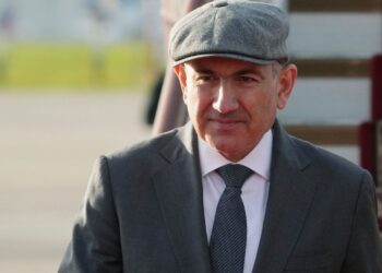 Αρμενία: Ο Πασινιάν θέλει να δείξει τα γεννητικά του όργανα στον Πατριάρχη μετά τις φήμες για περιτομή