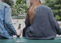 Ανήλικοι βρέθηκαν μεθυσμένοι σε πλατεία της Ηλιούπολης – Προσήχθησαν οι γονείς τους