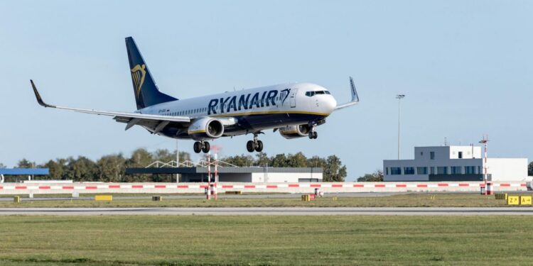 Τρόμος στον αέρα: Εννέα τραυματίες σε πτήση της Ryanair από αναταράξεις