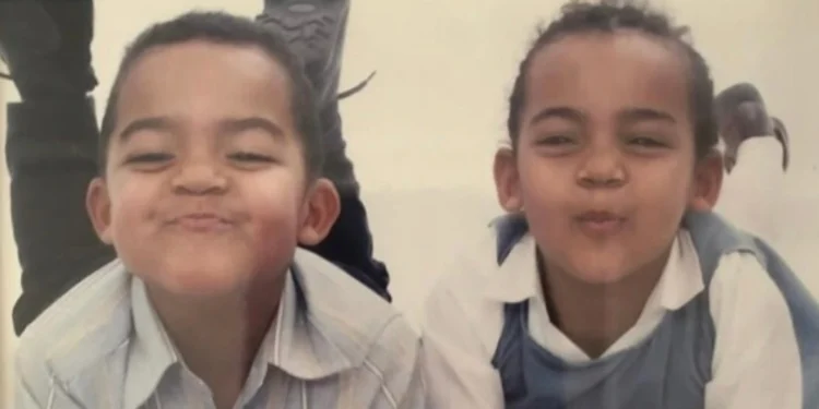 Εμμανουήλ Καραλής: Για κάποια παιδιά στο σχολείο εγώ και η αδερφή μου δεν είχαμε ονόματα, ήμασταν απλώς τα μαυράκια