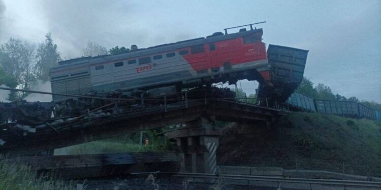 Ρωσία: Δυο γέφυρες κατέρρευσαν μέσα σε λίγες ώρες – Εφτά νεκροί και 31 τραυματίες – Υποψίες για δολιοφθορά