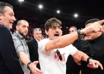 Αναβάλλεται ο τρίτος τελικός Παναθηναϊκός – Ολυμπιακός, καλούνται για εξηγήσεις οι διοικήσεις, απειλή για οριστική διακοπή του πρωταθλήματος