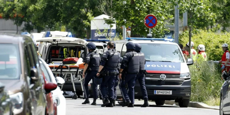 Τραγωδία στην Αυστρία: Στους 10 οι νεκροί από τους πυροβολισμούς σε σχολείο – Δείτε βίντεο από την επίθεση