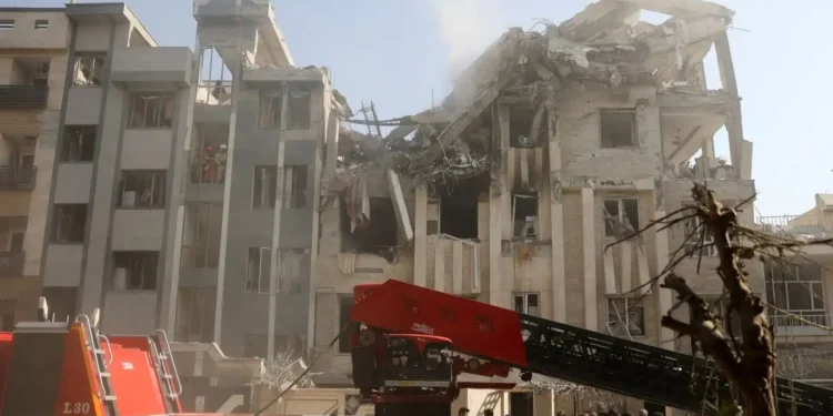 Μέση Ανατολή: «Τις πύλες της κολάσεως» υπόσχεται στο Ισραήλ το Ιράν – Το Τελ Αβίβ αναπτύσσει εφέδρους σε όλη τη χώρα