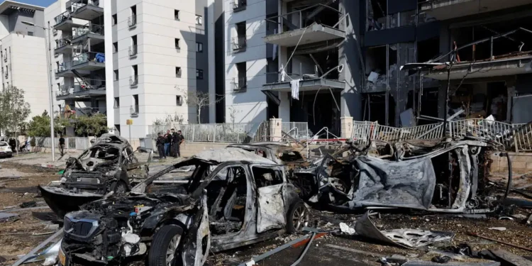 Συναγερμός στο Ισραήλ για εκτόξευση πυραύλων από το Ιράν και επιθέσεις των ισραηλινών σε βιομηχανικό πάρκο