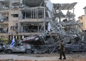 Κόλαση στη Μέση Ανατολή: Τρεις νεκροί από την επίθεση του Ιράν στο Ισραήλ και πάνω από 60 τραυματίες