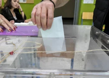 Δημοσκόπηση της Interview δείχνει για πρώτη φορά τον ΣΥΡΙΖΑ εκτός Βουλής με 2,9%