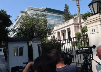 ΚΥΣΕΑ για τη Μέση Ανατολή: «Ανησυχία» από την ελληνική κυβέρνηση – Καλεί για αυτοσυγκράτηση και λύσεις μέσω της διπλωματίας