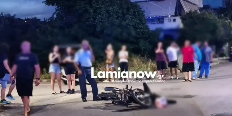 Σοβαρό τροχαίο στη Λαμία: Σφοδρή σύγκρουση ΙX με μηχανάκι