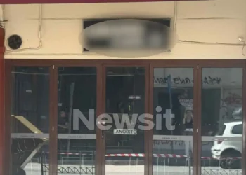 Λαμία: «Έμαθα ότι έβρισε τη μητέρα μου και τον μαχαίρωσα», είπε στους αστυνομικούς ο δράστης της δολοφονίας του επιχειρηματία