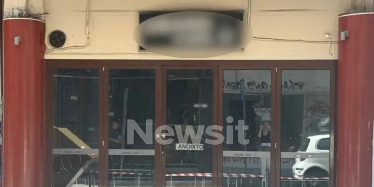 Λαμία: «Έμαθα ότι έβρισε τη μητέρα μου και τον μαχαίρωσα», είπε στους αστυνομικούς ο δράστης της δολοφονίας του επιχειρηματία