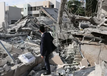 Το Ιράν υποστηρίζει ότι χρησιμοποίησε νέα μέθοδο στις πυραυλικές επιθέσεις τα ξημερώματα, κάνοντας τα ισραηλινά αμυντικά συστήματα να στοχεύουν το ένα το άλλο