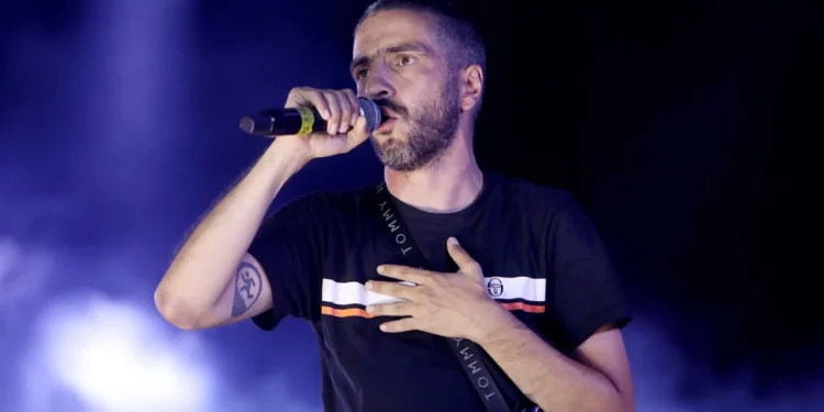 Αντίστροφη μέτρηση για τον ΛΕΞ των 62.000 εισιτηρίων μετά την ποπ μαγεία της Σάττι και τον «ψυχολόγο» Οικονομόπουλο