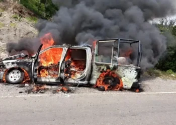 Θάνατος για 5 αστυνομικούς στο Μεξικό: Τους έστησαν ενέδρα και έβαλαν φωτιά στο αυτοκίνητό τους