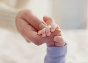 Σε ψυχιατρική κλινική η μητέρα του βρέφους που έχασε τόσο άδικα τη ζωή του στην Πάρο