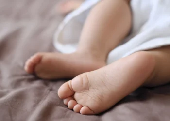 Τραγωδία στην Πάρο: Πήγαν για μπάνιο με το μωρό στον καύσωνα και πέθανε