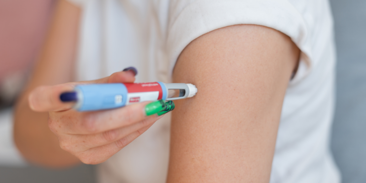 Ανησυχία στη Βρετανία: Προβλήματα στο πάγκρεας καταγγέλλουν εκατοντάδες χρήστες ενέσεων αδυνατίσματος και διαβήτη