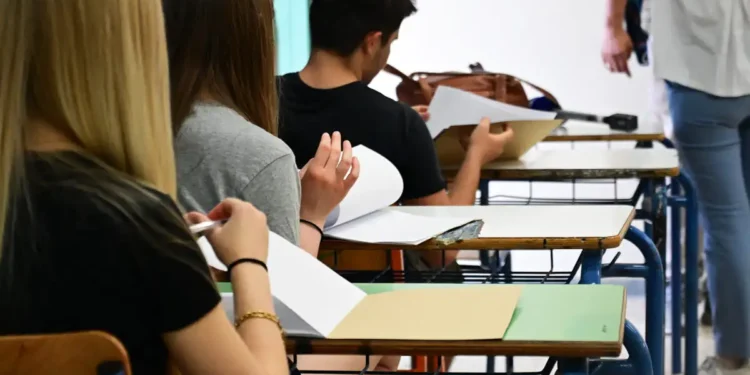Πανελλήνιες 2025 – ΕΠΑΛ: Τα θέματα σε Ανατομία, ΑΟΘ, Δίκτυα Υπολογιστών και Αρχές Βιολογικής Γεωργίας