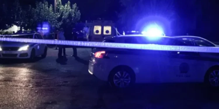 Αναστάτωση στον Πύργο: Άρπαξε κοπέλα από τα μαλλιά και τη χτυπούσε σε κοινή θέα – Συνελήφθη από την ΕΛΑΣ