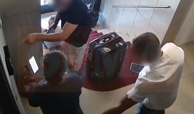 Βίντεο ντοκουμέντο: Πορτοφολάδες «ξαφρίζουν» ηλικιωμένη έξω από Airbnb στο Θησείο