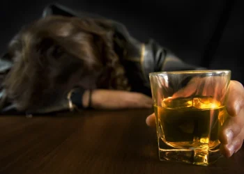 Στο νοσοκομείο Ρεθύμνου 14χρονη με οξεία μέθη – Κατανάλωσε ποτό από κιόσκι εκδήλωσης