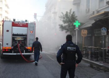 ΠΡΙΝ ΛΙΓΟ στη Θεσσαλονίκη: Φωτιά σε διαμέρισμα 5ου ορόφου στο κέντρο