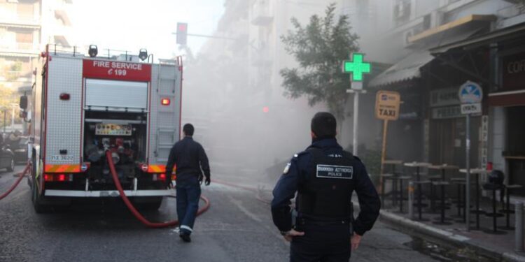 ΠΡΙΝ ΛΙΓΟ στη Θεσσαλονίκη: Φωτιά σε διαμέρισμα 5ου ορόφου στο κέντρο