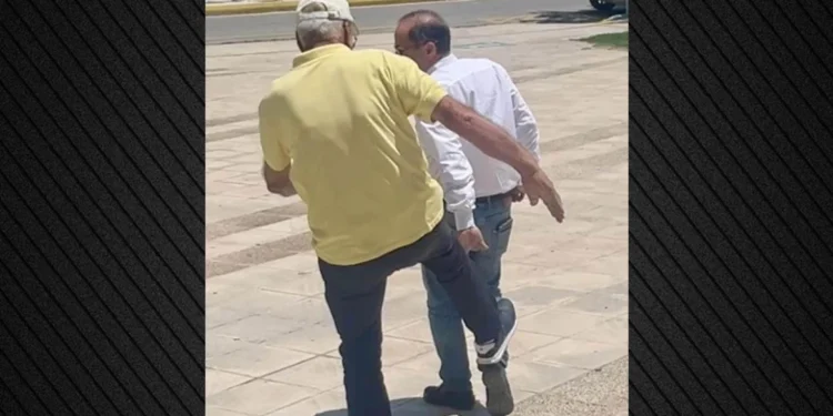 Απίστευτο περιστατικό έξω από το δημαρχείο Ραφήνας – Πρώην δήμαρχος επιτέθηκε με κλωτσιές στον Ευάγγελο Μπουρνού