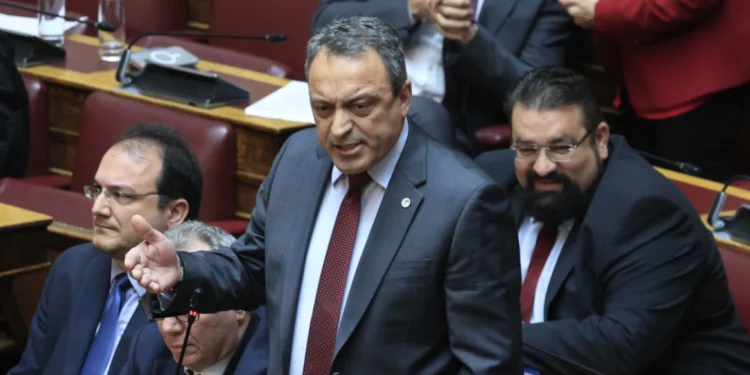 Το Εκλογοδικείο αποφάσισε για τους Σπαρτιάτες – Τρεις βουλευτές χάνουν τις έδρες τους, ανάμεσά τους ο Στίγκας, κενές οι θέσεις τους