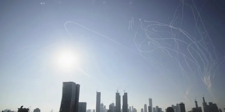 Ευρωπαϊκός διπλωματικός πυρετός για αποκλιμάκωση Ισραήλ-Ιράν μετά το «παράθυρο» Τραμπ