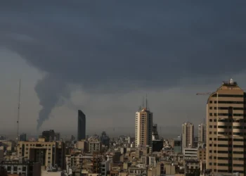 Το Ισραήλ λέει ότι έχει τον πλήρη έλεγχο του εναέριου χώρου της Τεχεράνης – Το Ιράν ετοιμάζει έξοδο από τη συμφωνία για τα πυρηνικά