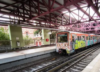ΗΣΑΠ: Εκκενώθηκε συρμός στον σταθμό «Ομόνοια» λόγω καπνού
