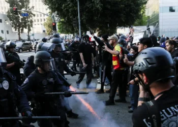 Ο Ντόναλντ Τραμπ κατεβάζει τον στρατό στο Λος Άντζελες – «Είναι διεστραμμένος δικτάτορας» απαντά ο κυβερνήτης της Καλιφόρνια