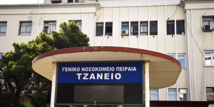 Μπαλί: Η δραματική στιγμή της βύθισης σκάφους με δεκάδες τουρίστες κοντά σε ακτή