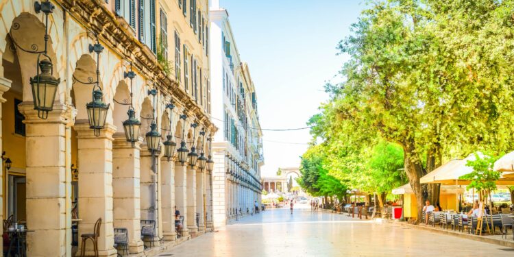 Βρετανίδα χαρακτηρίζει τις διακοπές της στην Ελλάδα «κόλαση», γιατί δεν υπήρχε αγγλικό φαγητό