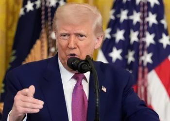 Τραμπ: Περιμένουμε την απάντηση του Ιράν, αν χρειαστεί θα υπερασπιστούμε το Ισραήλ