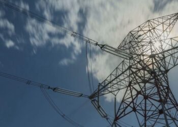 Καύσωνας: Σκληρή δοκιμασία για τα δίκτυα ρεύματος λόγω της αυξημένης ζήτησης