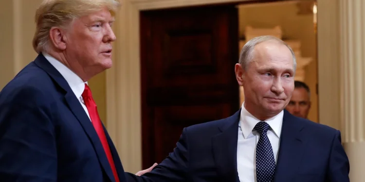 Guardian: Ο Τραμπ δεν είναι αξιόπιστος σύμμαχος, αλλά τα δολάρια του ΝΑΤΟ μπορούν να αποδειχτούν πιο πειστικά από την προπαγάνδα του Πούτιν