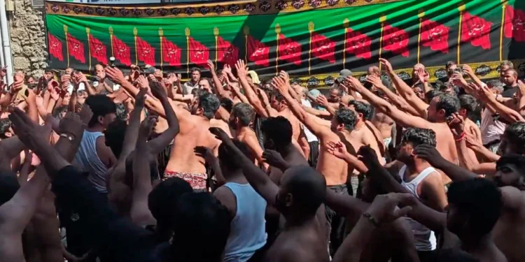 Στον Πειραιά αναβίωσαν εκατοντάδες Σιίτες το έθιμο της Ασούρα