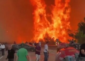Τεράστιες φωτιές στην Τουρκία – 3.500 άτομα απομακρύνθηκαν από τα σπίτια τους στην Προύσα