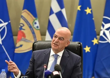 Νίκος Δένδιας: Τέλος η θητεία σε Πολεμικό Ναυτικό και Πολεμική Αεροπορία – Αυξάνεται ο μισθός των οπλιτών σε 50 με 100 ευρώ