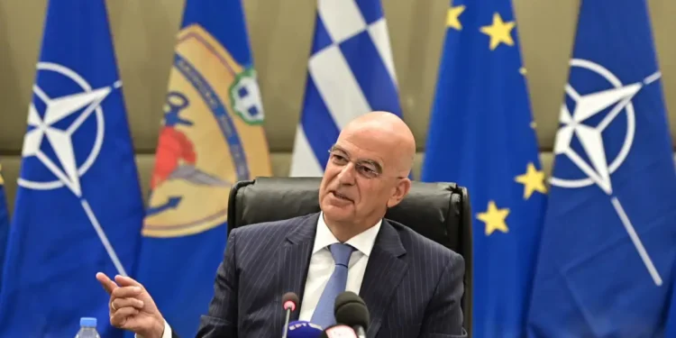 Νίκος Δένδιας: Τέλος η θητεία σε Πολεμικό Ναυτικό και Πολεμική Αεροπορία – Αυξάνεται ο μισθός των οπλιτών σε 50 με 100 ευρώ